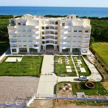 Royal & Suites Resort Velipoje
