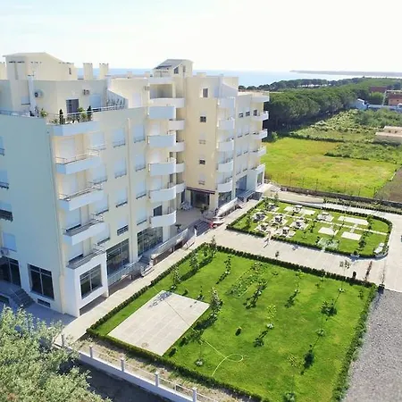 Resort Royal & Suites Velipoje