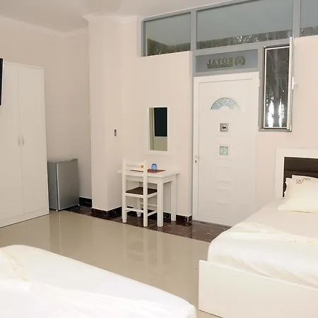 Royal & Suites Resort Velipoje