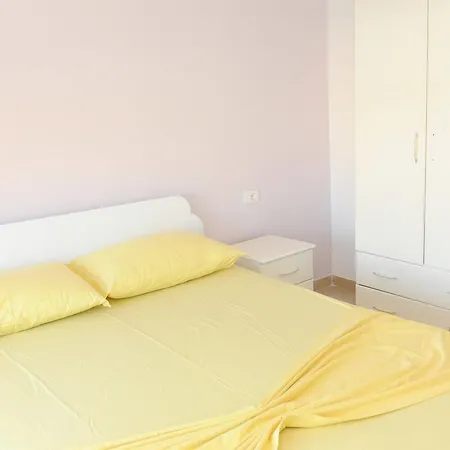 Royal & Suites 4* Velipoje