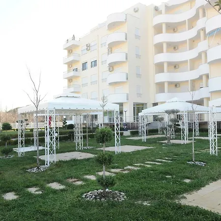 Royal & Suites Resort 4*
