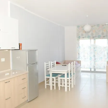 Royal & Suites 4* Velipoje