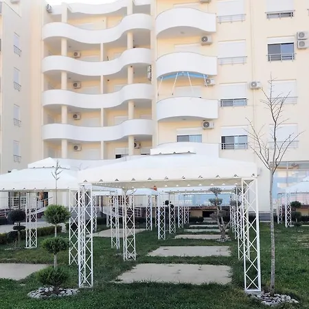 Royal & Suites 4*