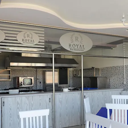 Resort Royal & Suites Velipoje